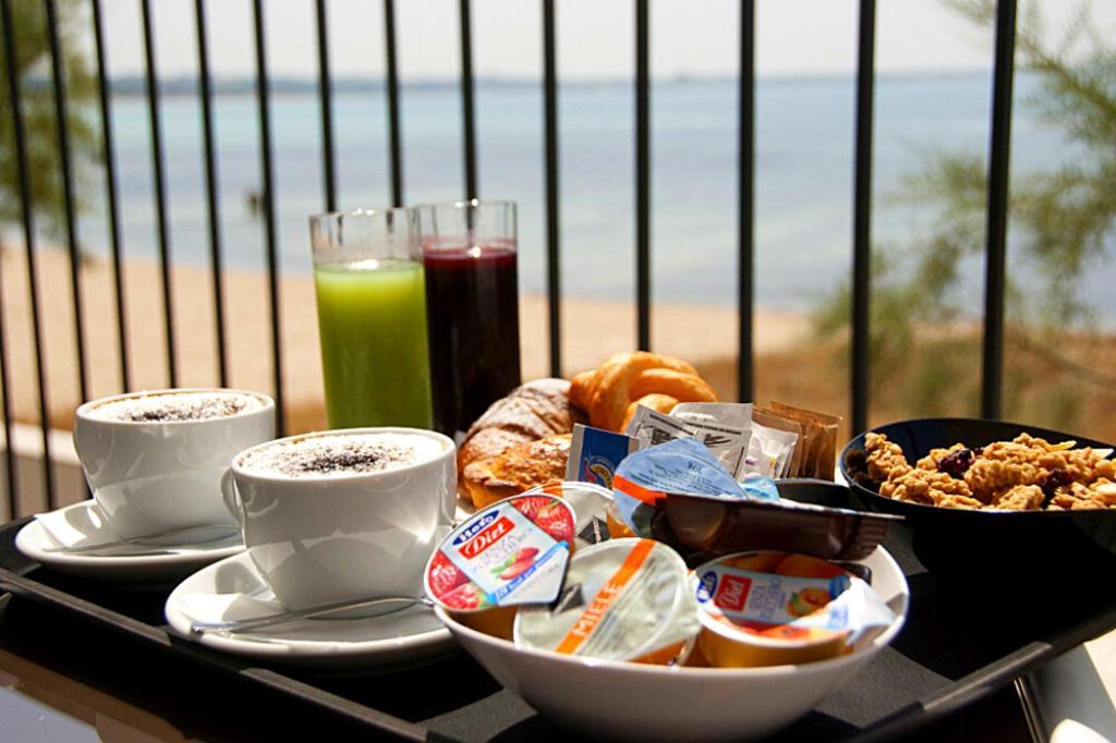 Gg77 Hotel La Spiaggia Торе Лапило Екстериор снимка