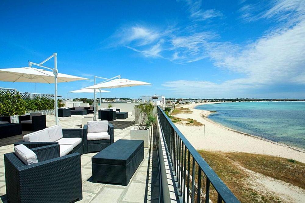 Gg77 Hotel La Spiaggia Торе Лапило Екстериор снимка